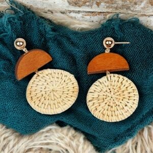🆕️Handmade Bohemian Rattan & Wood Woven Drop Earrings 🌿 Lightweight & Trendy